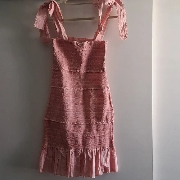 Chelsea & Violet NWT Pink Smocked Bow Shoulder Dress XS - Picture 2 of 7